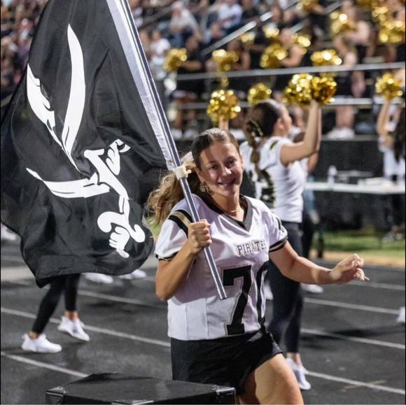 Meet your Posher, Claire - Picture 1 of 1